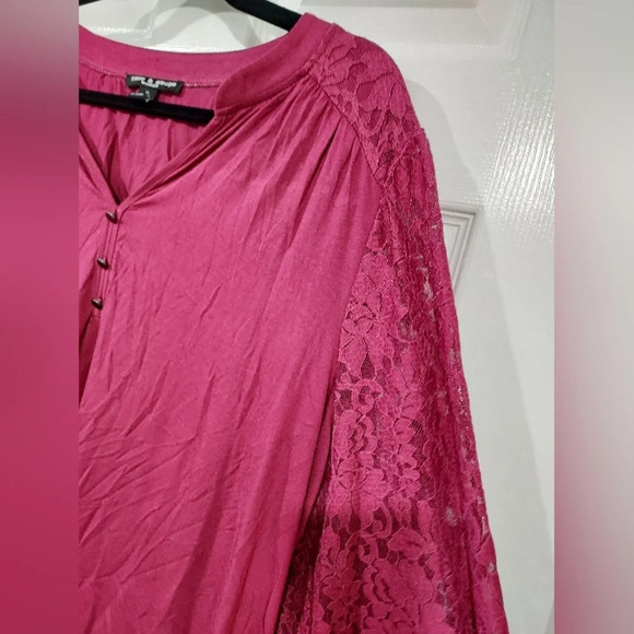 Cable & Gauge Magenta Pink Lace Sleeve Shirt in Size 1X - Picture 6 of 9